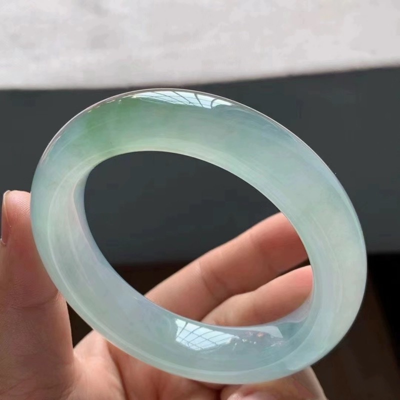 Light ice jade for girls, Burm - đánh giá và giá Lighting